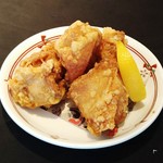 居酒屋の定番！　ご飯にもお酒にも合う当店自慢の逸品。外はサクッと、中はジューシーです。