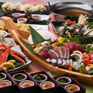 北の家族ならではの北海道厳選食材を種類豊富にご用意！！お魚～お肉までお楽しみいただけます。鮮度の良い旬の刺身盛り合わせや、蟹などを贅沢にご堪能いただけます。オススメの逸品が目白押しです！！