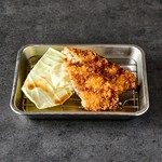 ふっくら鯵に、ニンニクを忍ばせて豪快に揚げた一品