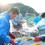 海と人が近いまち･高知宿毛､愛媛愛南海から届く旬の魚介｡
生産者の顔が見える｢ご馳走｣を気軽に味わえる大衆酒場です｡