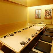 会社宴会、飲み会にピッタリな掘り炬燵の個室は最大32名様までご案内可能です。