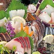 五島列島直送　岩ガキや海ぶどうやゴーヤ料理などの季節料理をご用意しております。