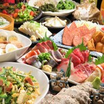 前菜盛りから始まり､チャンプルーやラフテー､もずく天にタコライスなど沖縄を食べつくす豪華なコース★