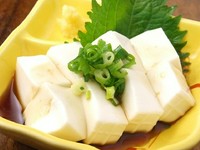 ジーマミー（落花生）で作った豆腐です。プリプリな食感がクセになります！