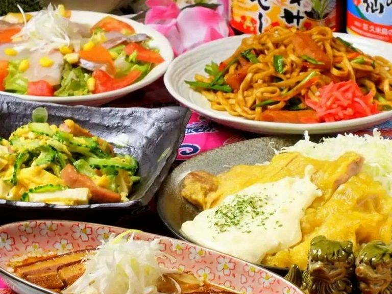 九州・沖縄　前菜3種盛を前菜に、ゴーヤチャンプル〜、宮崎名物チキン南蛮がついた当店スタンダードコース