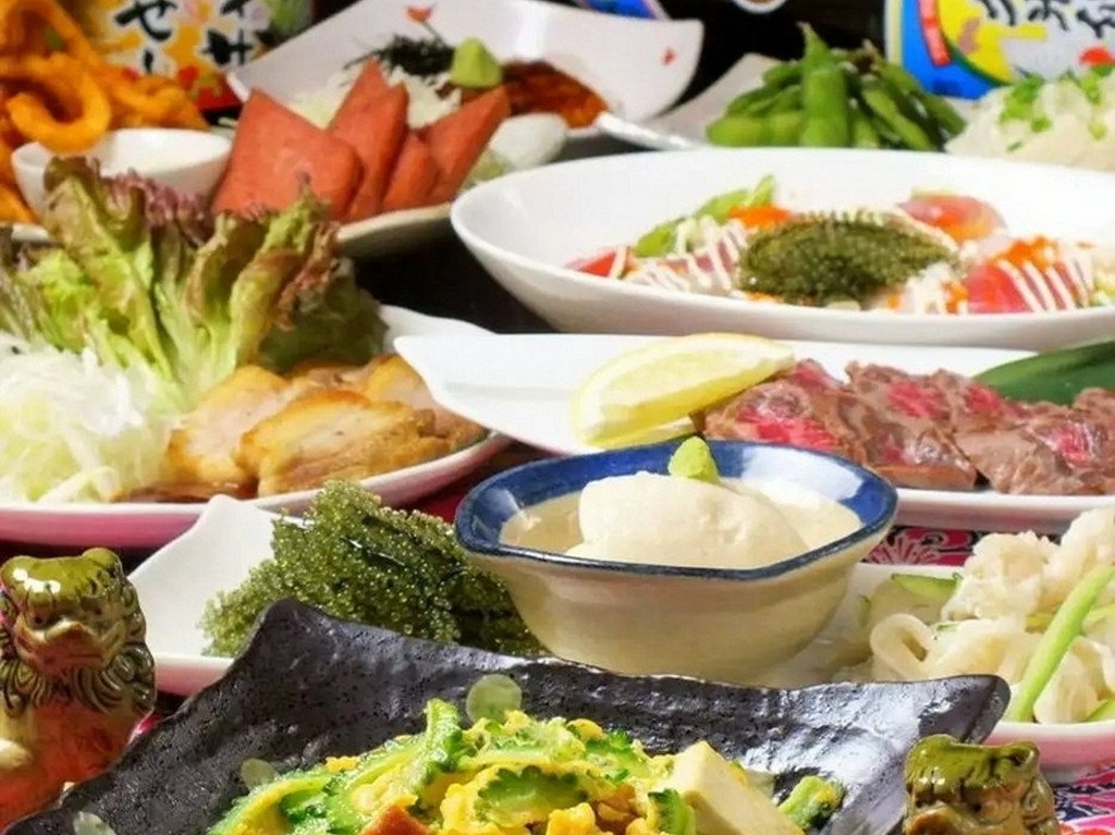 前菜3種盛、ゴーヤチャンプル～やもずくの天ぷらなど他コースにはない厳選料理が楽しめる最上級コース