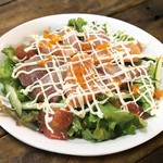 なんくる名物
新鮮な刺身をたっぷり使用したサラダです！！