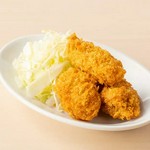 濃厚でクリーミーな大粒カキをカラリと揚げました！