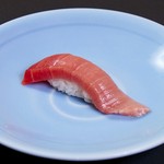 本まぐろ中トロ/炙り中トロ/イクラ/ズワイ蟹/数の子/ホタテ
※画像は「本まぐろ中トロ」です。