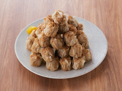 旨味爆発！手包み蒸し焼売4個