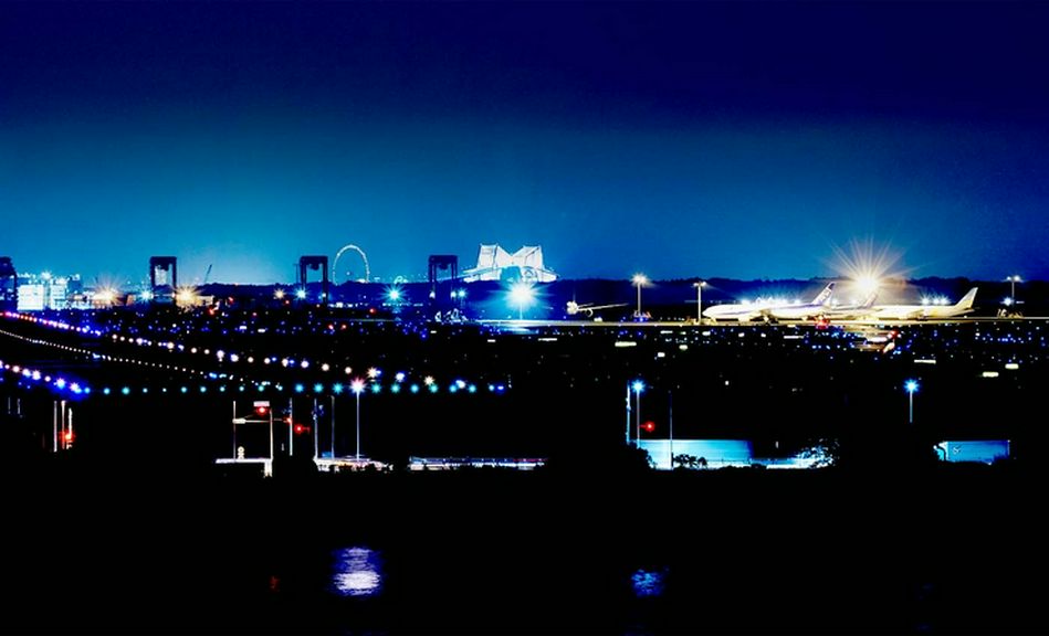 羽田空港や工場夜景を一望できる特別な空間