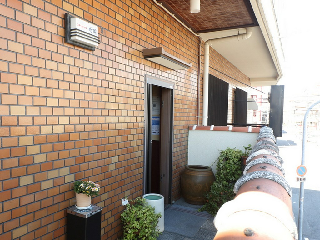 厳選されたブランド牛に舌鼓を打つ大人の社交場