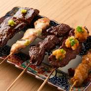 盛り合わせの中には「しまね和牛串」も入っているので、とってもお得！5種類の内容は不定期に変わるので、気になる方はお気軽にスタッフまでご確認ください。
