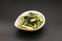 本物につき写真と異なる形です。