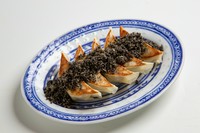 山椒と黒ゴマの相性はとてもよく、餃子にもよく合います。ゴマに含まれるセサミンが体の調子を整えてくれます。