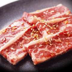 〈30日間熟成〉牛角上カルビ。牛角に来たら必食の逸品！
