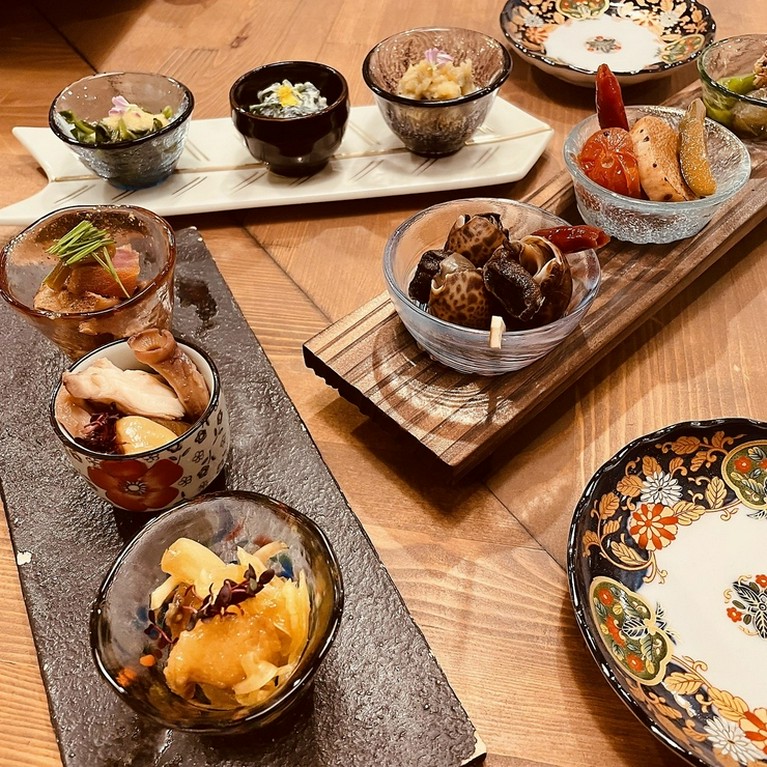 少しずつ、アレもコレもと食べられる『おばんざい』
