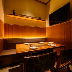 ビジネスシーンにふさわしい、静かに会話できる席を用意