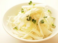 帆立と大根のサラダ：帆立貝柱のマヨネーズソース