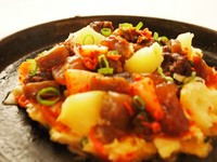 スジキムチ玉：牛スジ・キムチ・ポテト