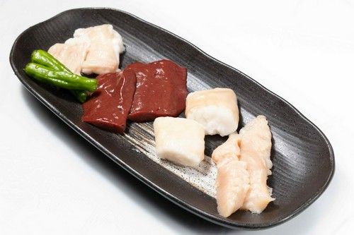 新鮮で上質なホルモン盛り合わせ