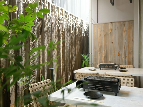 季節感を感じられるテラス席