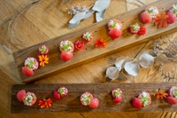 栃木野菜のトマトと玉ねぎ、さっぱりとした夏にぴったりのマリネ。生ハムを添えて。