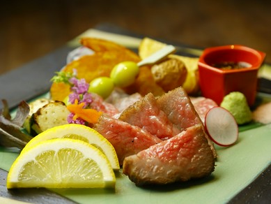 熊本県産ブランド食材をはじめ、地元の魅力を盛り込んだメニュー