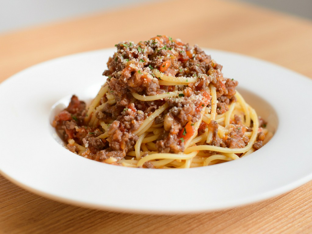 『香味野菜をたっぷり使用した自家製ボロネーゼ　サラダ＆ドリンクセット』