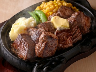 赤身肉のおいしさを実感。US産「ブラックアンガス牛」の熟成肉