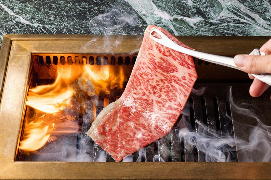黒毛和牛の焼きしゃぶや、牛タンやハラミ･カルビなどのお店自慢の焼肉は何度でも味わいたくなる美味しさ。