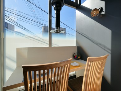 二人の距離が近く、楽しく過ごせるカウンタースタイル