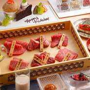 こだわりのA5牛肉をふんだんに使った、記念日や誕生日などに利用したいコース料理。最後は、Anniversary Plateで想いを伝えて…。心に残る一日を過ごせます。※こちらのコースは一例です。他にもご用意しています。