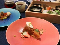 お料理は、当日の気温や食材の状態を見ながら決めています。その日しか味わえないシェフ自慢のお料理をお召し上がりください。

前菜膳(6～7種)/魚料理/肉料理/デザート
※焼き立てパン、コーヒー又は紅茶がつきます