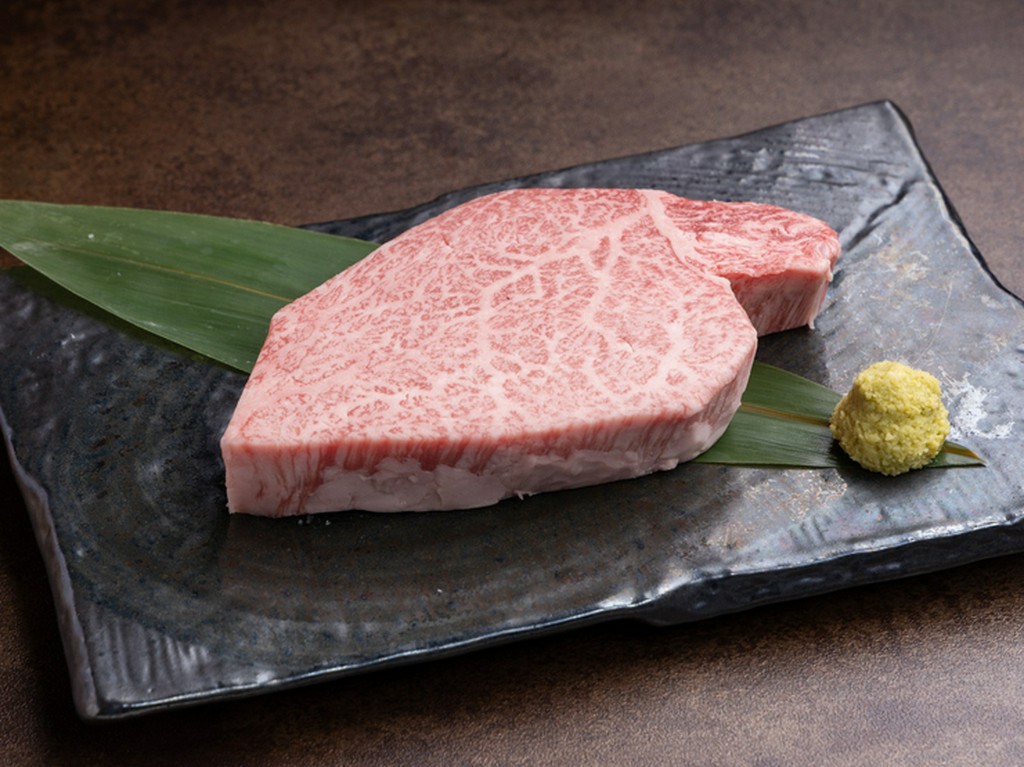 極上のやわらかさと格別な味わいを誇る『シャトーブリアン（要予約）』