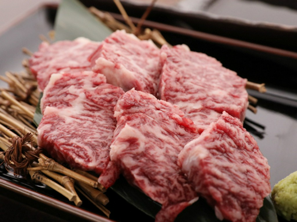 丁寧な下処理とオーダーごとにカットするこだわりの「ホルモン」