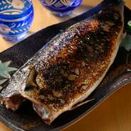 人気の高い宮城のブランド魚を香ばしく炙った人気メニュー『金華サバ炙り焼き』