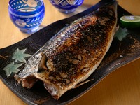人気の高い宮城のブランド魚を香ばしく炙った人気メニュー『金華サバ炙り焼き』
