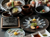 伝統的なふぐ料理と溶岩焼が一度に味わえる当店イチオシのコース。
ふぐの美味しさを最大限に味わえます。