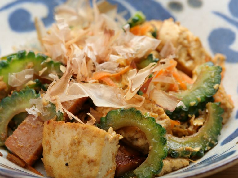 色とりどりの食材を楽しむ『ゴーヤーチャンプルー』