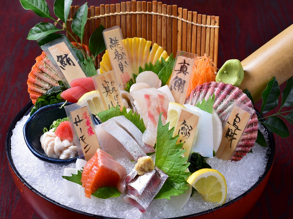 鮮度抜群の刺身7点盛！一組一台限定品『得々盛刺身』
