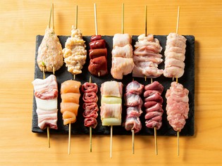 毎日手打ちで仕込む本格炭火焼き鳥