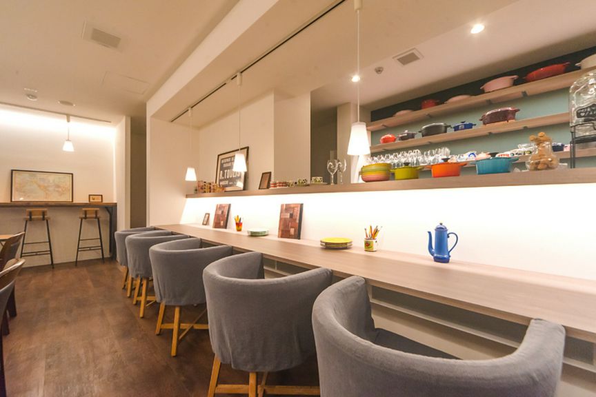 2タイプから選べるカウンター席は、おひとりさまも大歓迎