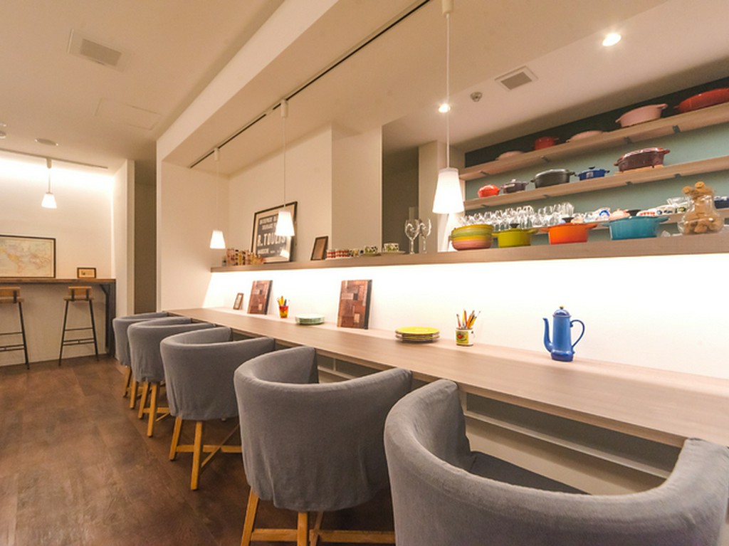 2タイプから選べるカウンター席は、おひとりさまも大歓迎