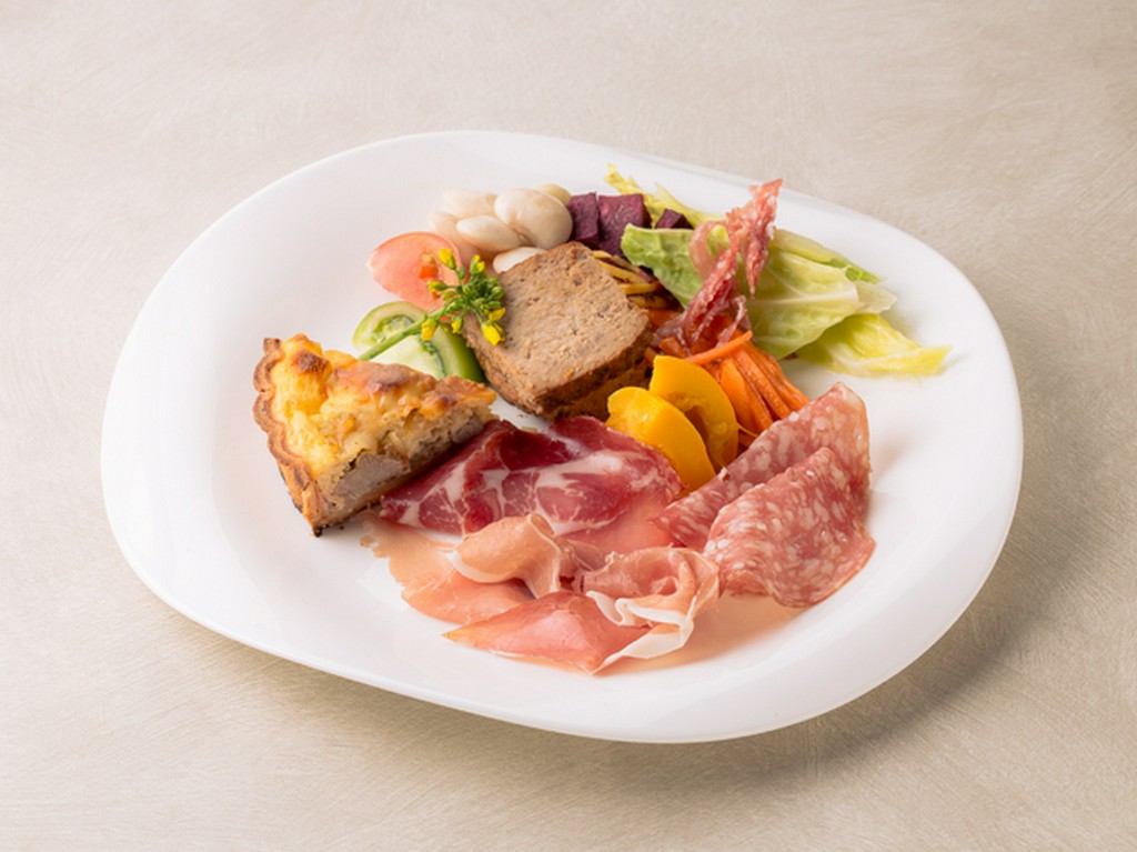 多彩な味わいをひと口ずつ『前菜盛り合わせ』