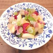 ※11:00～14:00はお料理にフルーツサラダとドリンクがつきます
※14:00～は単品でのご提供となります
