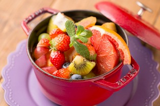シェフ自らが出向いて仕入れる「石狩産野菜＆果物」