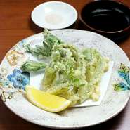 旬の野菜、魚を使用した季節の和食。時期によりメニューは変わります。逸品料理、800円～ 多数用意しております。