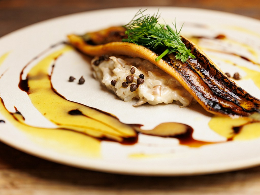 和食とフレンチを融合させた『穴子リゾット　カレーエマルジョン』