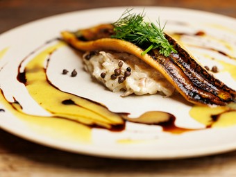 和食とフレンチを融合させた『穴子リゾット　カレーエマルジョン』